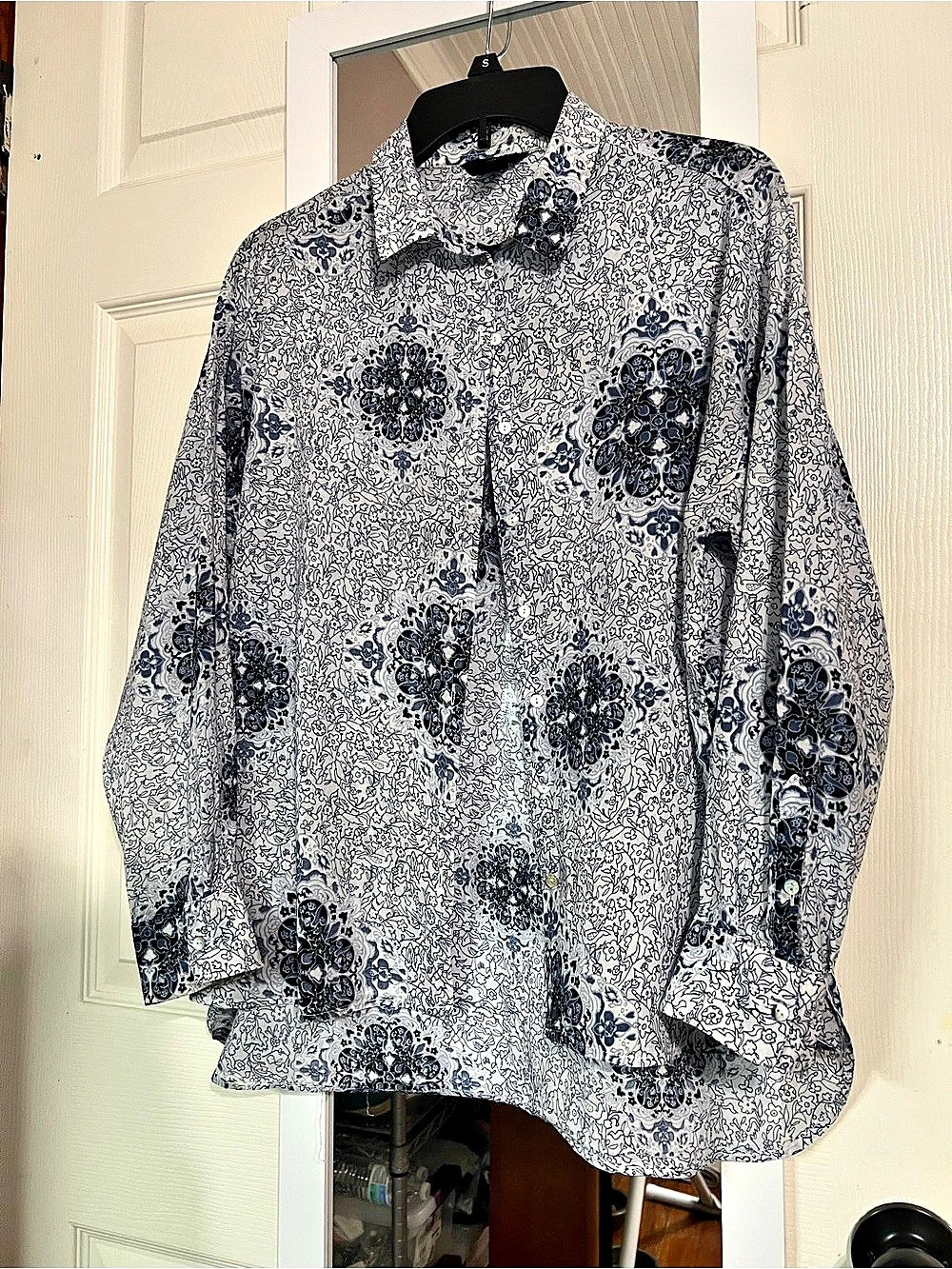 H&M Floral Button Down Blouse Blue & White size 4